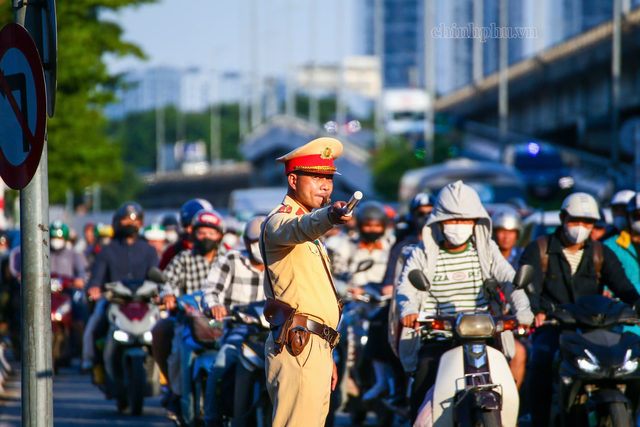 Cuối kỳ nghỉ lễ Quốc khánh, người dân an toàn trở lại Thủ đô- Ảnh 2.