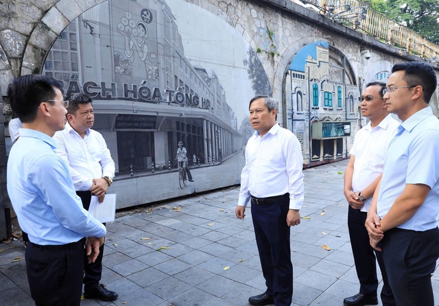 Chủ tịch TP. Hà Nội kiểm tra thực địa các công trình, dự án đầu tư hạ tầng quan trọng của Thủ đô- Ảnh 1.