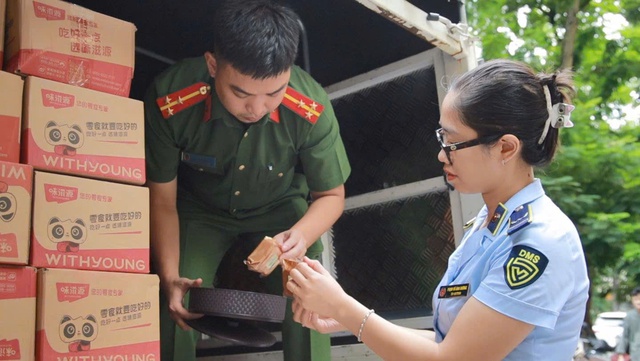 Tăng cường kiểm tra, kiểm soát thị trường bánh Trung thu- Ảnh 1.