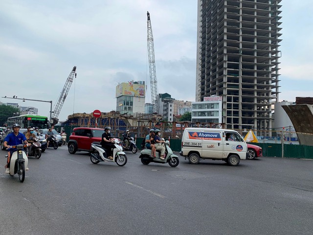 Hà Nội điều chỉnh giao thông đường Vành đai 1 đoạn Nguyễn Chí Thanh-Voi Phục- Ảnh 1.