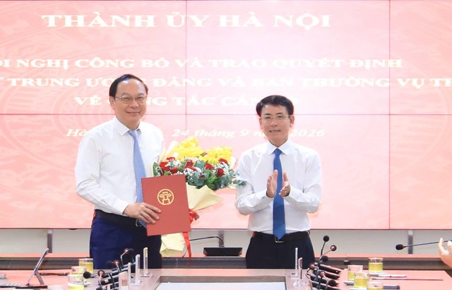 Công bố các Quyết định của Ban Bí thư Trung ương Đảng và Ban Thường vụ Thành ủy về công tác cán bộ- Ảnh 1.