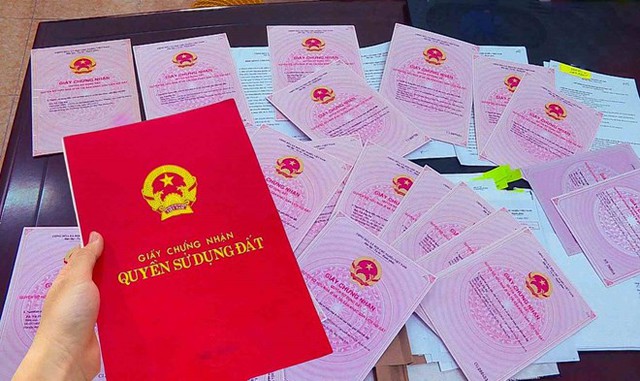 Hà Nội triển khai Đề án ‘Sổ đỏ trao tay’: Nhiều thủ tục đất đai được miễn phí, làm tại nhà- Ảnh 1.