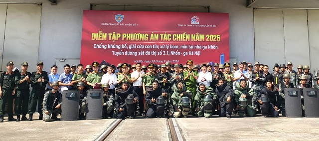 Diễn tập phòng, chống khủng bố, bảo đảm an toàn trên tuyến đường sắt đô thị- Ảnh 1.