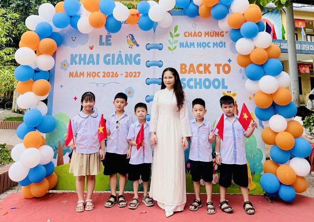 Ngành giáo dục Thủ đô hân hoan bước vào năm học mới- Ảnh 10.
