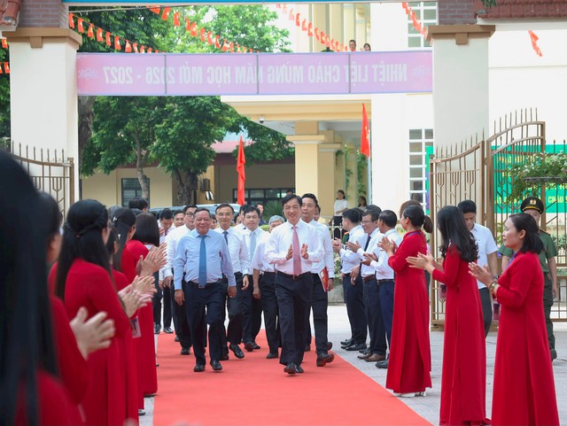 Tiếng trống khai trường trên khắp Thủ đô - Khát vọng đổi mới và nâng cao chất lượng dạy, học- Ảnh 1.