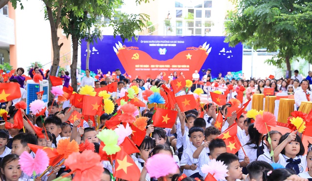 Tiếng trống khai trường trên khắp Thủ đô - Khát vọng đổi mới và nâng cao chất lượng dạy, học- Ảnh 11.