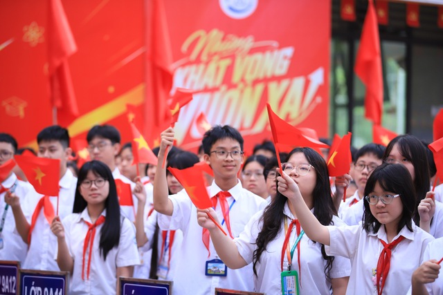 Tiếng trống khai trường trên khắp Thủ đô - Khát vọng đổi mới và nâng cao chất lượng dạy, học- Ảnh 15.