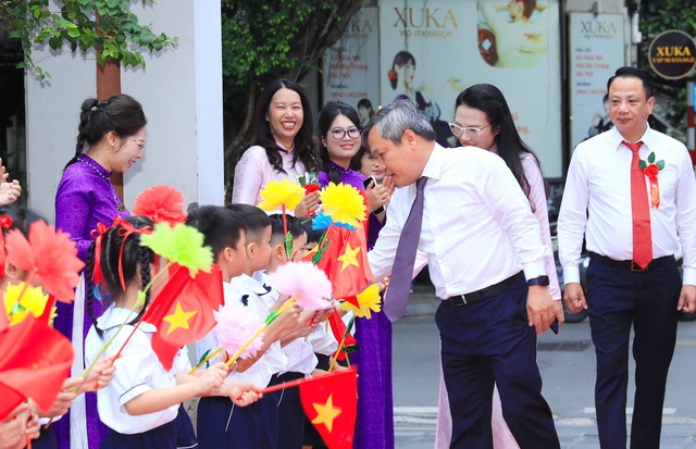 Ngành giáo dục Thủ đô hân hoan bước vào năm học mới- Ảnh 4.