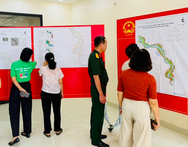 Hà Nội tạo thuận lợi để người dân góp ý Quy hoạch phân khu đô thị sông Hồng- Ảnh 1.