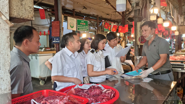 Tăng cường kiểm tra tồn dư kháng sinh thực phẩm chăn nuôi- Ảnh 1.
