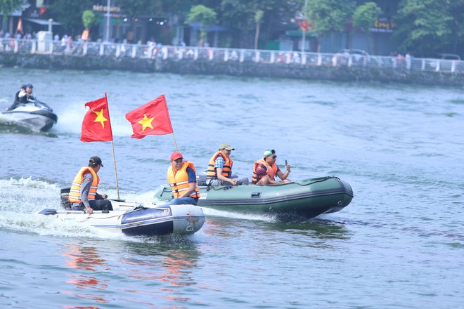 Khai mạc Giải Bơi chải Thuyền rồng Hà Nội mở rộng- Ảnh 3.