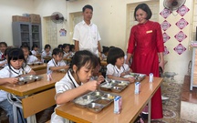 Hà Nội rà soát toàn bộ quy trình tổ chức bữa ăn bán trú trong trường học