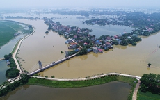 R&#250;t b&#225;o động lũ tr&#234;n s&#244;ng B&#249;i, ngoại th&#224;nh dồn tổng lực vệ sinh m&#244;i trường