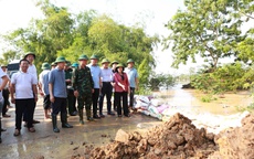 Nước s&#244;ng Cầu r&#250;t dần, người d&#226;n chuẩn bị dọn dẹp nh&#224; cửa