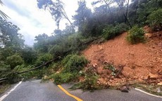 Ảnh hưởng bão 11, xuất hiện nhiều điểm sạt lở nghiêm trọng