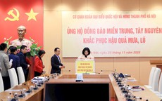 Cơ quan Đo&#224;n đại biểu Quốc hội v&#224; HĐND TP. H&#224; Nội ủng hộ đồng b&#224;o bị thiệt hại do mưa lũ