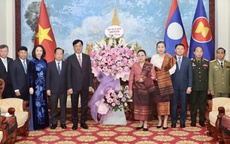 L&#227;nh đạo TP. H&#224; Nội ch&#250;c mừng 50 năm Quốc kh&#225;nh nước Cộng h&#242;a DCND L&#224;o