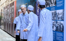 &#39;Kh&#225;t vọng h&#242;a b&#236;nh&#39; - T&#225;i hiện chiến thắng Điện Bi&#234;n Phủ tr&#234;n kh&#244;ng