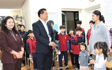 Gắn cải c&#225;ch c&#244;ng vụ với chất lượng chăm s&#243;c người cao tuổi v&#224; trẻ em