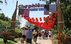 Người d&#226;n ‘Về L&#224;ng trải nghiệm n&#233;t văn h&#243;a truyền thống’