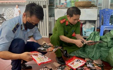 Phát hiện, tạm giữ gần 1 tấn xúc xích, lạp xưởng không rõ nguồn gốc