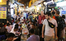 Hà Nội đón dòng khách quốc tế tăng vọt từ những ngày đầu năm 2026