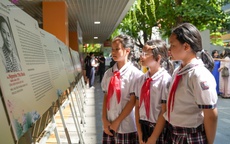 Triển lãm ảnh 'Sen trong đá: Tâm sáng, lòng son'