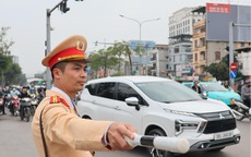 Cảnh sát giao thông Hà Nội bảo đảm giao thông thông suốt ngày đầu nghỉ Tết