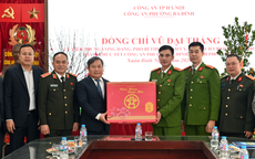 Chủ tịch UBND TP. Hà Nội thăm, động viên cán bộ, chiến sĩ Công an phường Ba Đình