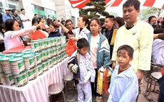 Xuân ấm áp từ những phiên chợ '0 đồng' tại bệnh viện