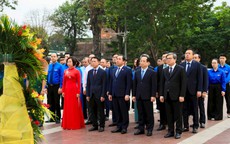 Lãnh đạo thành phố Hà Nội dâng hoa kỷ niệm 156 năm Ngày sinh V.I.Lênin