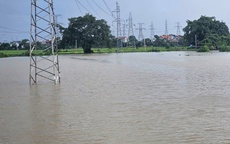 Mưa lũ gây ngập úng, cô lập một số khu vực ngoại thành