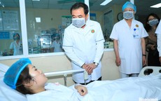 Bí thư Thành ủy Hà Nội thăm hỏi, động viên nạn nhân vụ cháy tại phường Tây Hồ