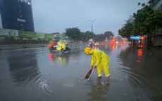Hà Nội: Mưa lớn đêm và sáng sớm 17/9, nhiều tuyến phố xuất hiện điểm úng ngập