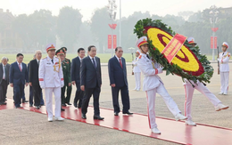 Leaders pay tribute to President Ho Chi Minh on capital city’s 70th anniversary Liberation Day