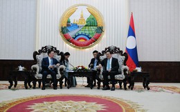 Secretary of Ha Noi Party Committee meets with Laos Prime Minister