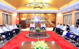 Ha Noi, Lao Khammouane Province promote stronger ties