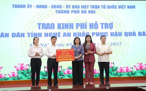 H&#224; Nội trao kinh ph&#237; hỗ trợ tỉnh Nghệ An khắc phục hậu quả mưa lũ