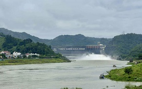 Bảo đảm an to&#224;n v&#249;ng hạ du khi hồ thủy điện xả lũ