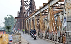 Cầu Long Biên mở lại cho xe máy, người đi bộ từ 1/1/2026