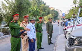 Xử lý điểm trông giữ xe sai quy định tại Hồ Ba Mẫu