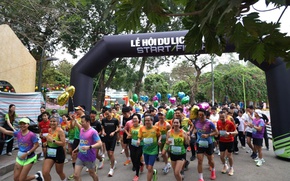 'Chạy bộ đồng hành - Hưởng ứng Du lịch xanh Thủ đô'