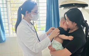 Dịch bệnh tay chân miệng vào mùa: Chuyên gia cảnh báo nguy cơ biến chứng nặng ở trẻ