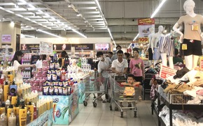 Doanh nghiệp bán lẻ sẵn sàng nguồn cung, kích cầu tiêu dùng dịp 30/4-1/5