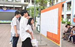 Hà Nội tuyển sinh lớp 10: Hơn 80% thí sinh trúng tuyển công lập