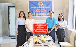 Bàn giao nhà 'Mái ấm Công đoàn' cho đoàn viên có hoàn cảnh khó khăn tại xã Đoài Phương