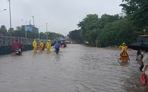 Hà Nội mưa lớn trên diện rộng, xuất hiện nhiều điểm úng ngập rạng sáng 15/9