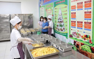 Hà Nội siết chặt quy trình an toàn thực phẩm bữa ăn bán trú hè