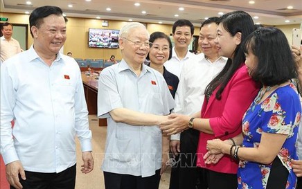 Party General Secretary meets wit local voters