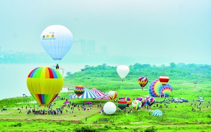 Hong River’s mudflats to become green parks and tourism spots